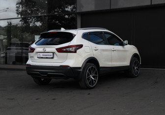 Подержанный автомобиль Nissan Qashqai 2021 года (4 фото)