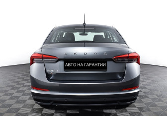 Подержанный автомобиль Skoda Rapid Liftback 2022 года (6 фото)