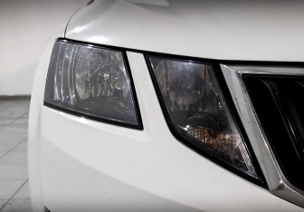 Подержанный автомобиль Skoda Octavia Liftback 2019 года (17 фото)