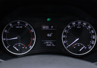 Подержанный автомобиль Skoda Octavia Liftback 2011 года (12 фото)