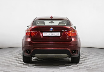 Подержанный автомобиль BMW X6 2011 года (6 фото)