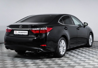 Подержанный автомобиль Lexus ES 2013 года (5 фото)