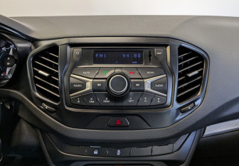 Подержанный автомобиль LADA (ВАЗ) Vesta Sedan 2016 года (14 фото)