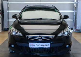 Подержанный автомобиль Opel Astra Hatchback 2012 года (2 фото)