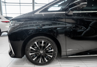 Новый Toyota Alphard 2024 (12 фото)