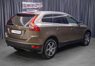 Подержанный автомобиль Volvo XC60 2013 года (5 фото)