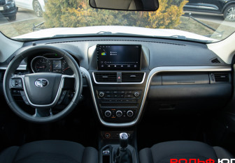 Подержанный автомобиль FAW Besturn X80 2019 года (11 фото)