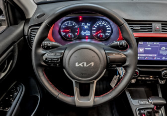 Подержанный автомобиль Kia Rio Sedan 2022 года (21 фото)