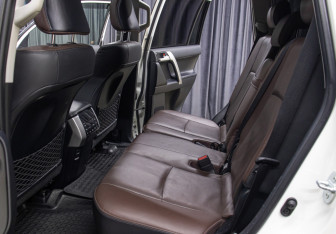Подержанный автомобиль Toyota Land Cruiser Prado 2020 года (12 фото)