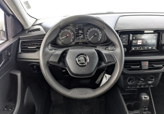 Подержанный автомобиль Skoda Rapid Liftback 2021 года (22 фото)