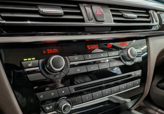 Подержанный автомобиль BMW X5 2018 года (21 фото)