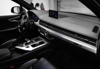 Подержанный автомобиль Audi Q7 2016 года (28 фото)
