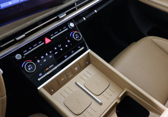 Подержанный автомобиль Hyundai Santa Fe 2024 года (14 фото)