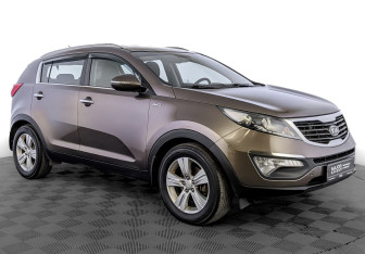 Подержанный автомобиль Kia Sportage 2011 года (3 фото)