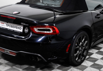 Подержанный автомобиль Fiat 124 Spider 2017 года (21 фото)