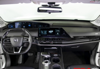 Подержанный автомобиль Changan UNI-K 2023 года (11 фото)