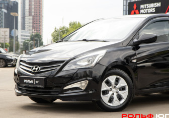 Подержанный автомобиль Hyundai Solaris Hatchback 2016 года (13 фото)