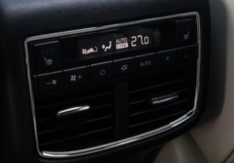 Подержанный автомобиль Mazda CX-9 2021 года (11 фото)