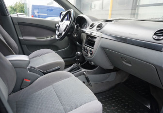 Подержанный автомобиль Chevrolet Lacetti Sedan 2007 года (11 фото)