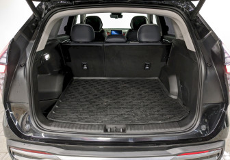 Подержанный автомобиль Geely Atlas 2024 года (10 фото)