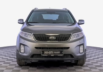 Подержанный автомобиль Kia Sorento 2016 года (2 фото)