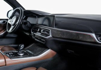 Подержанный автомобиль BMW X5 2021 года (9 фото)