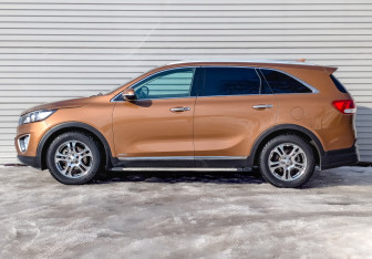 Подержанный автомобиль Kia Sorento 2017 года (8 фото)