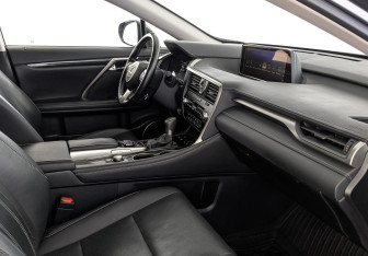 Подержанный автомобиль Lexus RX 2018 года (12 фото)