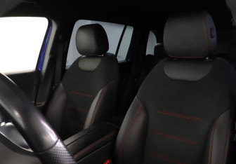 Подержанный автомобиль Mercedes-Benz GLB 2021 года (17 фото)