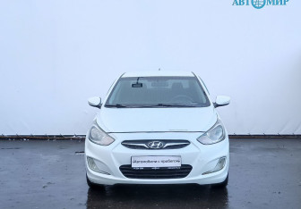 Подержанный автомобиль Hyundai Solaris Sedan 2012 года (2 фото)