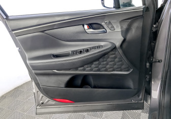 Подержанный автомобиль Hyundai Santa Fe 2023 года (19 фото)