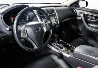 Подержанный автомобиль Nissan Teana 2015 года (9 фото)