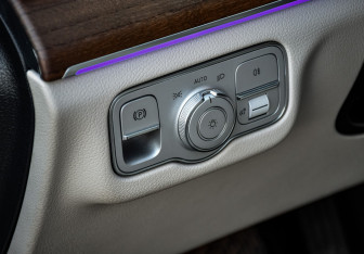 Подержанный автомобиль Mercedes-Benz GLE 2023 года (21 фото)