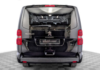 Подержанный автомобиль Peugeot Traveller 2022 года (6 фото)