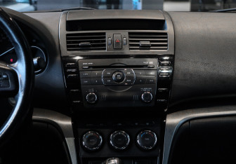 Подержанный автомобиль Mazda 6 Sedan 2011 года (10 фото)