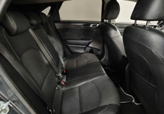 Подержанный автомобиль Kia Ceed Hatchback 2018 года (13 фото)