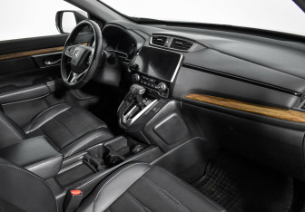 Подержанный автомобиль Honda CR-V 2017 года (6 фото)