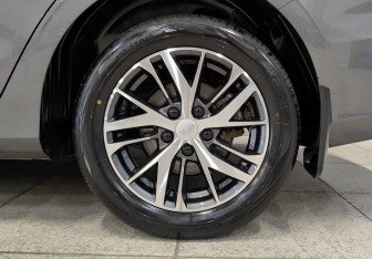 Подержанный автомобиль Geely Emgrand 2023 года (12 фото)