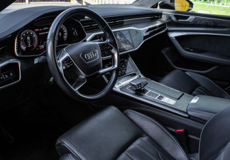 Подержанный автомобиль Audi A7 2018 года (14 фото)