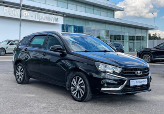 Подержанный автомобиль LADA (ВАЗ) Vesta Wagon 2019 года (3 фото)