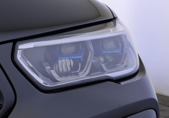 Подержанный автомобиль BMW X6 2022 года (11 фото)