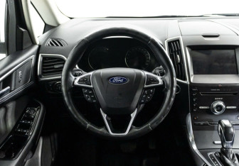 Подержанный автомобиль Ford S-MAX 2018 года (8 фото)