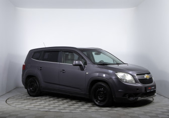 Подержанный автомобиль Chevrolet Orlando 2013 года (3 фото)