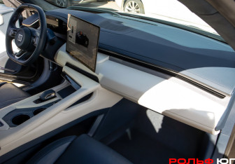 Подержанный автомобиль Zeekr 001 2024 года (7 фото)