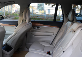Подержанный автомобиль Volvo XC90 2015 года (10 фото)