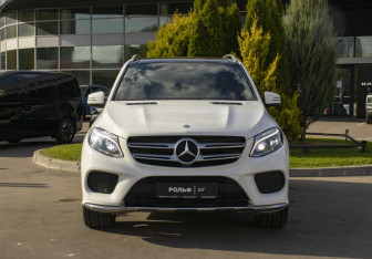 Подержанный автомобиль Mercedes-Benz GLE 2016 года (2 фото)