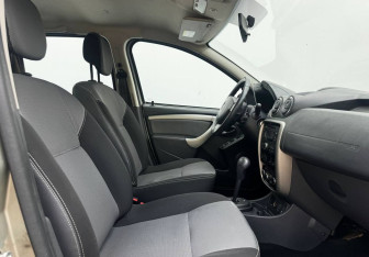 Подержанный автомобиль Renault Duster 2014 года (10 фото)
