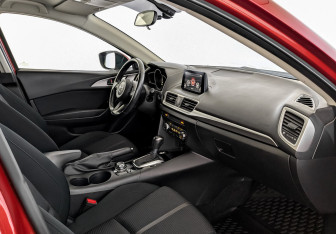 Подержанный автомобиль Mazda 3 Sedan 2018 года (12 фото)