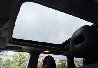 Подержанный автомобиль Nissan X-Trail 2011 года (13 фото)