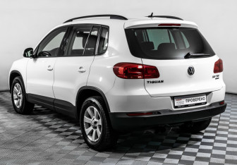 Подержанный автомобиль Volkswagen Tiguan 2012 года (7 фото)